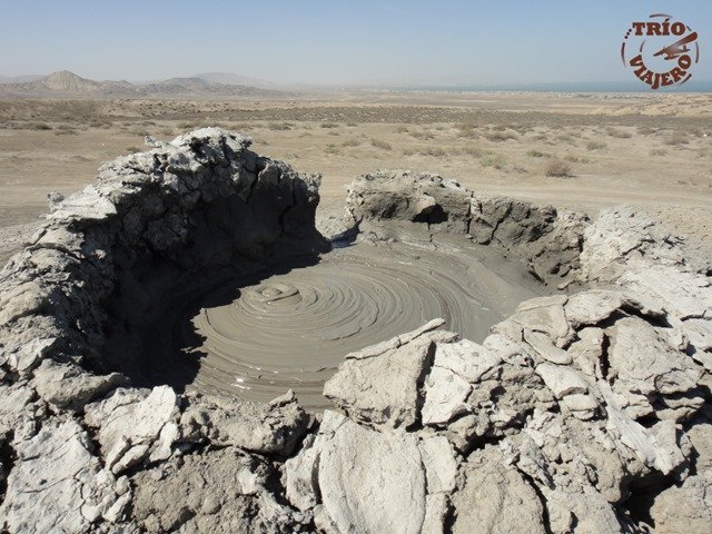 volcanes de barro gobustan azerbaiyan thumb