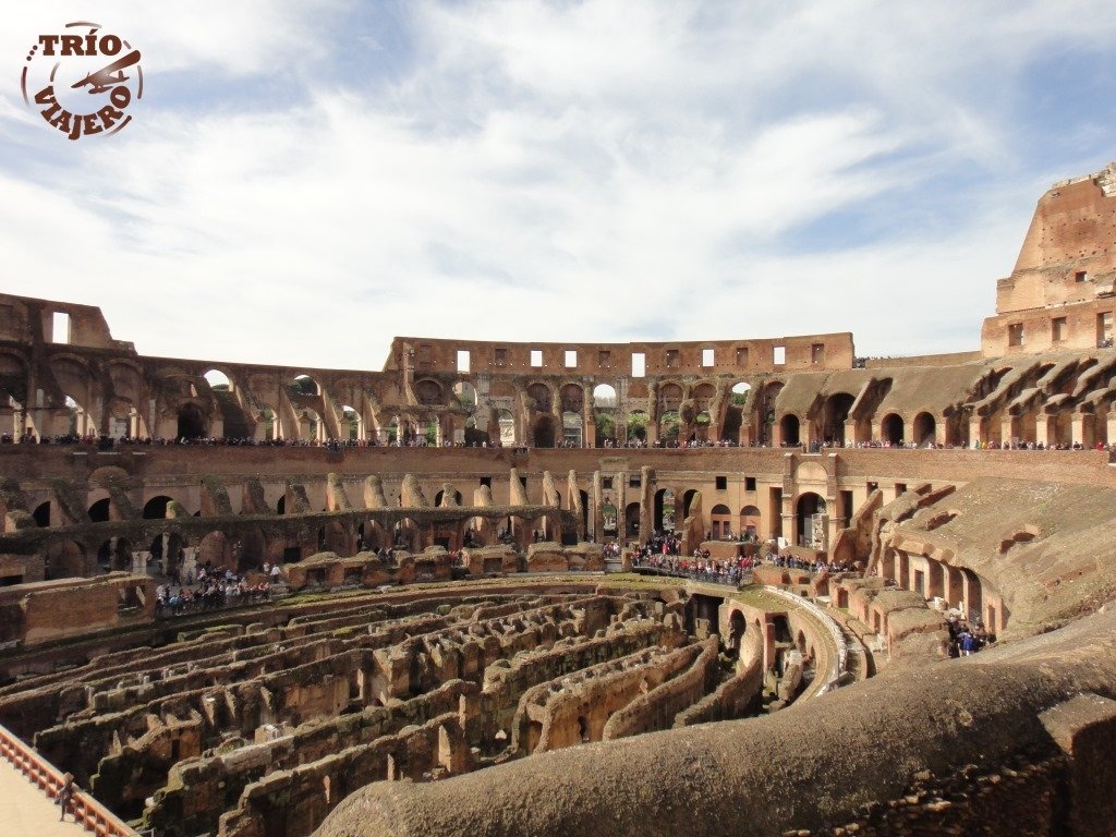 italia roma coliseo por dentro